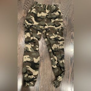 BAGGY HIP HOP CAMO PANTS